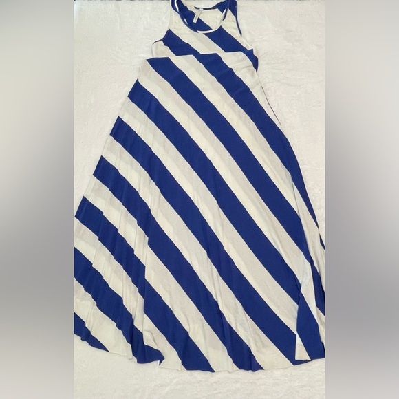 NWOT Blue and White Striped Maxi Dress - Medium Summer Gorgeous Flattering Dress - Picture 4 of 5